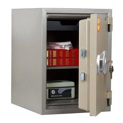 Огнестойкий сейф VALBERG FRS 49 KL